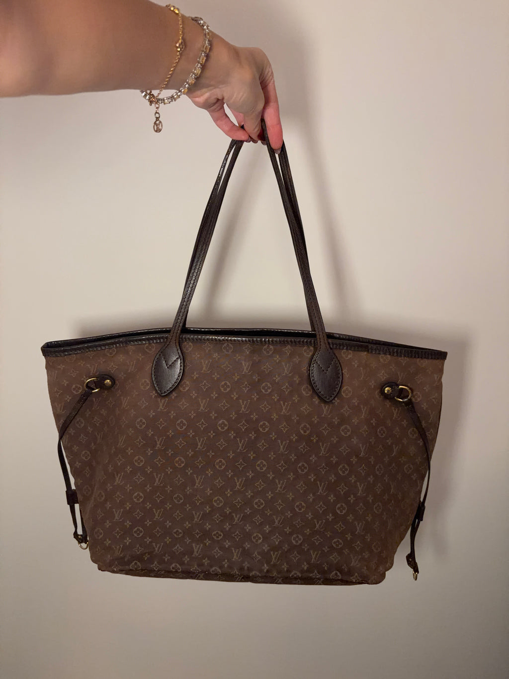 Louis Vuitton Neverfull Monogram Tote