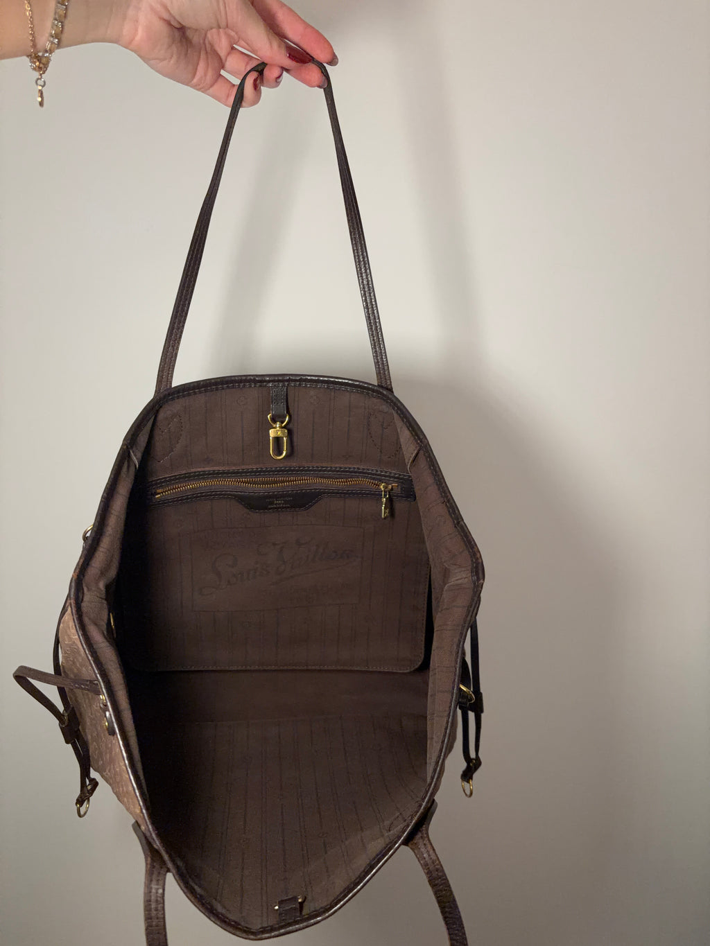 Louis Vuitton Neverfull Monogram Tote