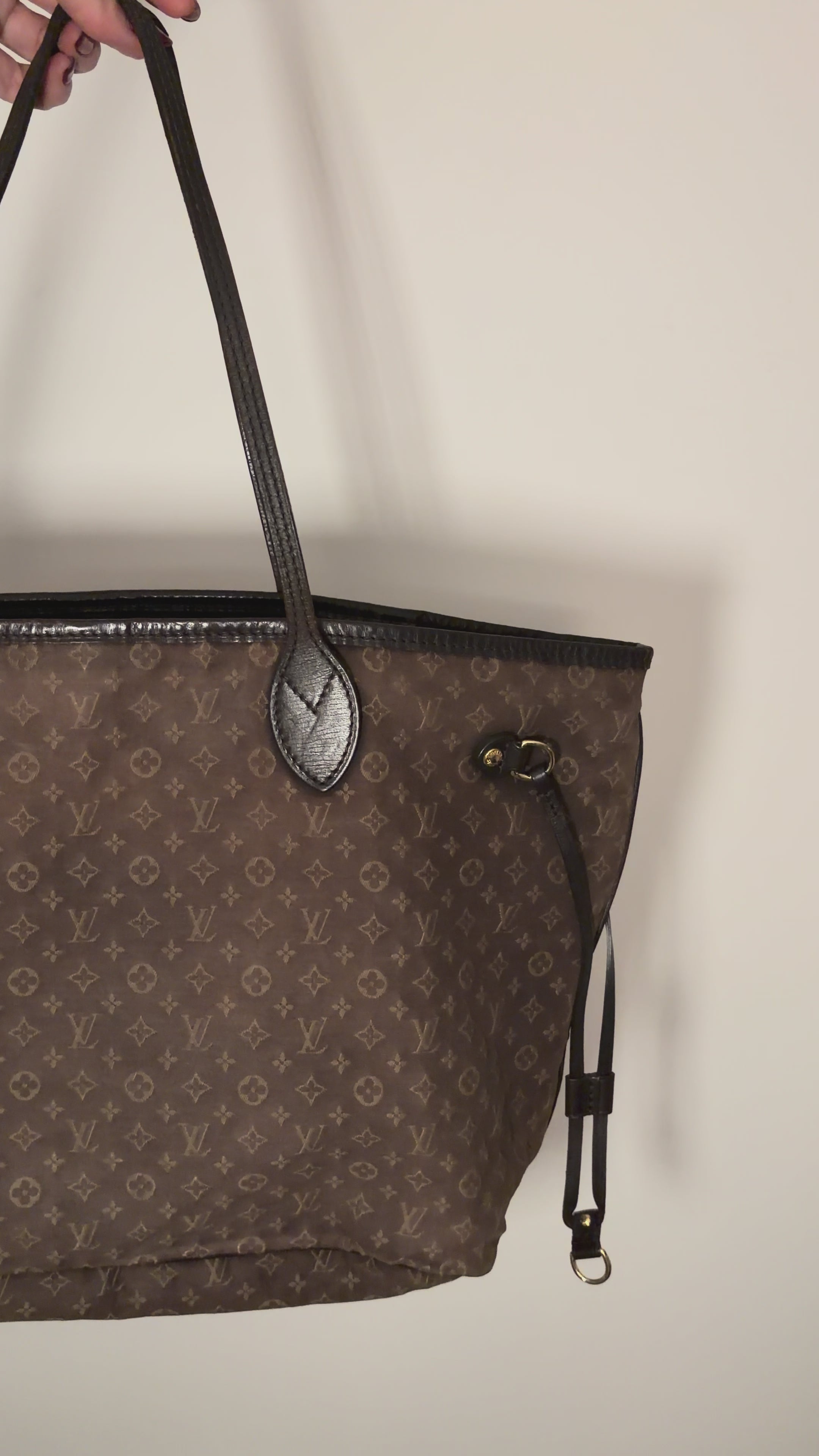 Louis Vuitton Neverfull Monogram Tote